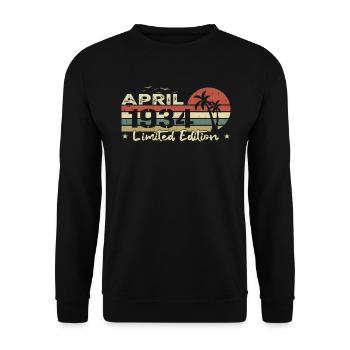 April 90th Anniversary Vintage Geboren 1934 Vibe - Unisex Pullover - Schwarz - Vorne - Alina (178cm) & Michal (187cm)