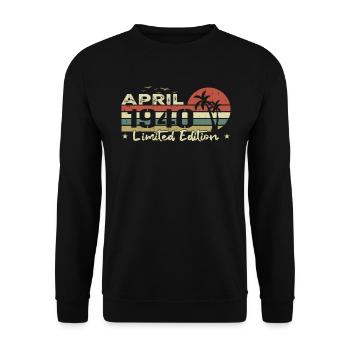 April Jahrgang 84. Geburtstag Geboren 1940 Vibe - Unisex Pullover - Schwarz - Vorne - Alina (178cm) & Michal (187cm)