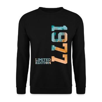 49TH BIRTHDAY LIMITED EDITION 1977 - Unisex Sweatshirt - black - Front - Alina (178cm) & Michal (187cm)