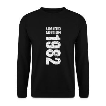1982 Limited Edition - Sweat-shirt Unisexe - noir - Devant - Alina (178cm) & Michal (187cm)