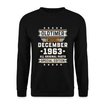 Oldtimer December 1963 Geburtstag Geschenk - Unisex Pullover - Schwarz - Vorne - Alina (178cm) & Michal (187cm)