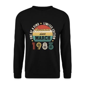 Awesome since March 1983 - Unisex Pullover - Schwarz - Vorne - Alina (178cm) & Michal (187cm)