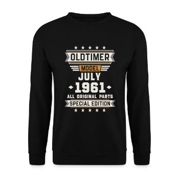 Oldtimer July 1961 Birthday Gift - Unisex Sweatshirt - black - Front - Alina (178cm) & Michal (187cm)