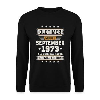Oldtimer September 1973 Geburtstag Geschenk - Unisex Pullover - Schwarz - Vorne - Alina (178cm) & Michal (187cm)