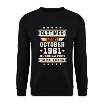 Oldtimer October 1961 Birthday Gift - Unisex Sweatshirt - black - Front - Alina (178cm) & Michal (187cm)