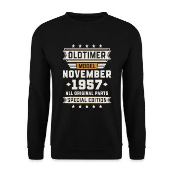 Oldtimer November 1957 Geburtstag Geschenk - Unisex Pullover - Schwarz - Vorne - Alina (178cm) & Michal (187cm)