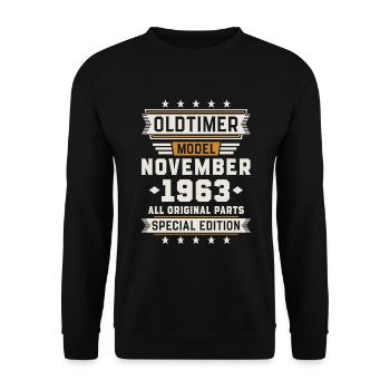 Oldtimer November 1963 Geburtstag Geschenk - Unisex Pullover - Schwarz - Vorne - Alina (178cm) & Michal (187cm)