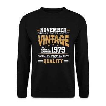 Vintage Aged To Perfection November 1979 - Unisex Sweatshirt - black - Front - Alina (178cm) & Michal (187cm)