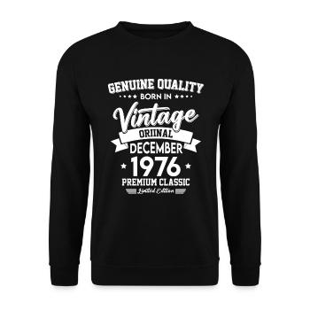 Born in December 1976 Original Vintage - Unisex Sweatshirt - black - Front - Alina (178cm) & Michal (187cm)
