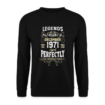 Legends Were Born In December 1971 Birthday - Unisex Pullover - Schwarz - Vorne - Alina (178cm) & Michal (187cm)
