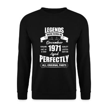 Legends Were Born In December 1971 Birthday - Unisex Pullover - Schwarz - Vorne - Alina (178cm) & Michal (187cm)