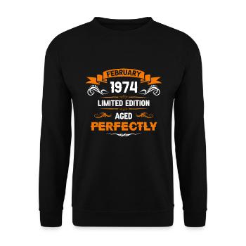 Februar 1974 Vintage Geburtstag Geschenk - Unisex Pullover - Schwarz - Vorne - Alina (178cm) & Michal (187cm)