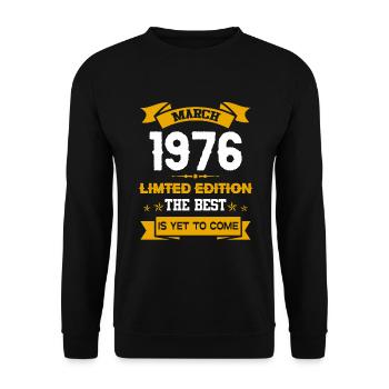 März 1976 Geburtstagsgeschenk - Unisex Pullover - Schwarz - Vorne - Alina (178cm) & Michal (187cm)