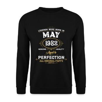Les légendes sont nées en mai 1969 - Sweat-shirt Unisexe - noir - Devant - Alina (178cm) & Michal (187cm)