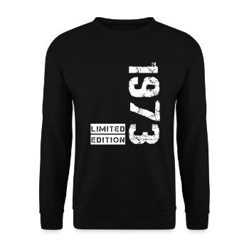 Anniversaire 50 Ans - Cadeau Humoristique 1973 - Sweat-shirt Unisexe - noir - Devant - Alina (178cm) & Michal (187cm)