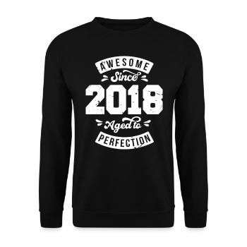 Vintage 2018 birthday - retro 2018 - Unisex Sweatshirt - black - Front - Alina (178cm) & Michal (187cm)