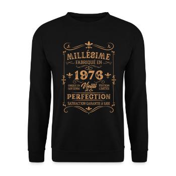 Cadeau D'anniversaire Millésime Fabriqué En 1976 - Sweat-shirt Unisexe - noir - Devant - Alina (178cm) & Michal (187cm)