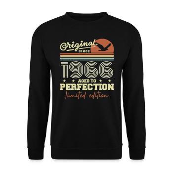 Original 1966 Geburtstagsgeschenk 1945 Retro 1966 - Unisex Pullover - Schwarz - Vorne - Alina (178cm) & Michal (187cm)