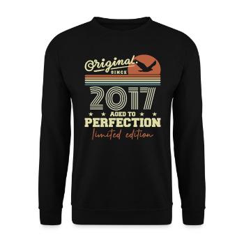 Original 2017 Retro 2017 Birthday Gift 2017 - Unisex Sweatshirt - black - Front - Alina (178cm) & Michal (187cm)