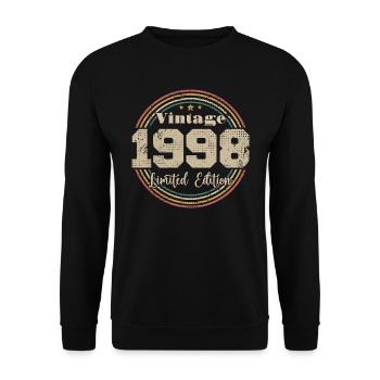 1998 Retro Vintage Geburtstag geboren in - 1998 - Unisex Pullover - Schwarz - Vorne - Alina (178cm) & Michal (187cm)