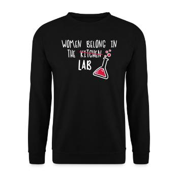 Women Belong in the Lab - Funny Science Girl - Unisex Pullover - Schwarz - Vorne - Alina (178cm) & Michal (187cm)