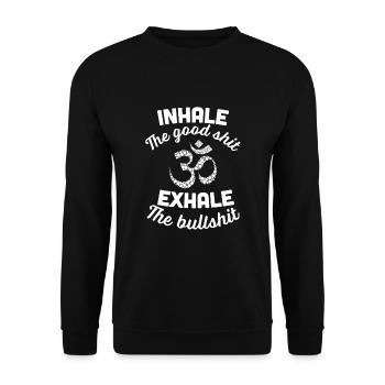 Inhale the Good- Exhale the Bull- Yoga Geschenk - Unisex Pullover - Schwarz - Vorne - Alina (178cm) & Michal (187cm)