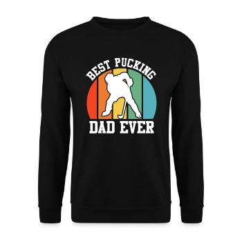 Best Pucking Dad Ever Hockey Dad - Unisex Pullover - Schwarz - Vorne - Alina (178cm) & Michal (187cm)