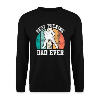 Best Pucking Dad Ever Hockey Dad - Unisex Pullover - Schwarz - Vorne - Alina (178cm) & Michal (187cm)