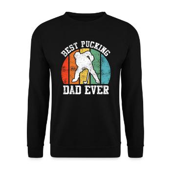 Best Pucking Dad Ever Hockey Dad - Unisex Pullover - Schwarz - Vorne - Alina (178cm) & Michal (187cm)