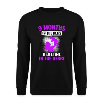 9 Monate im Bauch - ein Leben lang im Herzen - Unisex Pullover - Schwarz - Vorne - Alina (178cm) & Michal (187cm)