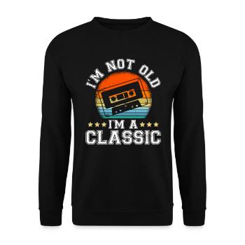 Ich bin nicht altmodisch bin klassisch Kassetten - Unisex Pullover - Schwarz - Vorne - Alina (178cm) & Michal (187cm)