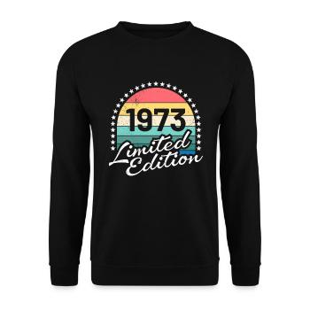 Limitierte 1973 50. Geburtstag 50 Jahre Herren - Unisex Pullover - Schwarz - Vorne - Alina (178cm) & Michal (187cm)