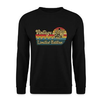 Vintage geboren 1973 joystick Retro - Unisex Pullover - Schwarz - Vorne - Alina (178cm) & Michal (187cm)