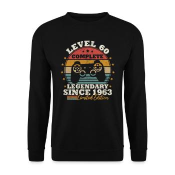 Level 60 freigeschaltet - Unisex Pullover - Schwarz - Vorne - Alina (178cm) & Michal (187cm)