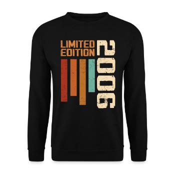 Vintage 2006 Birthday Gift 2006 Retro 2006 - Unisex Sweatshirt - black - Front - Alina (178cm) & Michal (187cm)