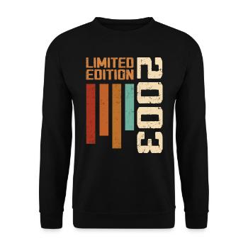 Vintage 2003 Birthday Gift 2003 Retro 2003 - Unisex Sweatshirt - black - Front - Alina (178cm) & Michal (187cm)
