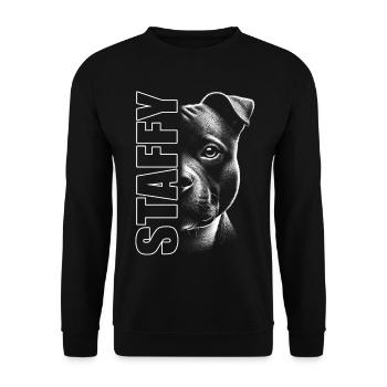 Staffordshire Bullterrier mit Staffy Schriftzug - Unisex Pullover - Schwarz - Vorne - Alina (178cm) & Michal (187cm)