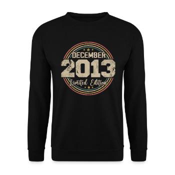 The Legends were born in December 2013 - 2013 - Unisex Sweatshirt - black - Front - Alina (178cm) & Michal (187cm)