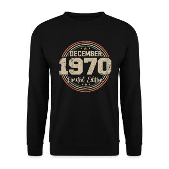 The legends were born in December 1970 - 1970 - Unisex Sweatshirt - black - Front - Alina (178cm) & Michal (187cm)