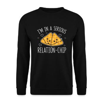 Serious Relation-Chip Tacos Nachos Beziehung - Unisex Pullover - Schwarz - Vorne - Alina (178cm) & Michal (187cm)