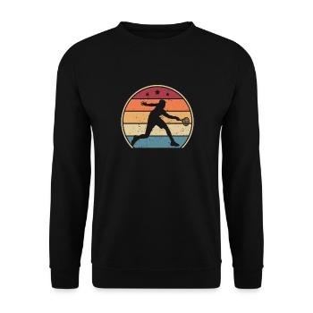 Retro Tennisspieler Tennisschläger Tennistrainer - Unisex Pullover - Schwarz - Vorne - Alina (178cm) & Michal (187cm)