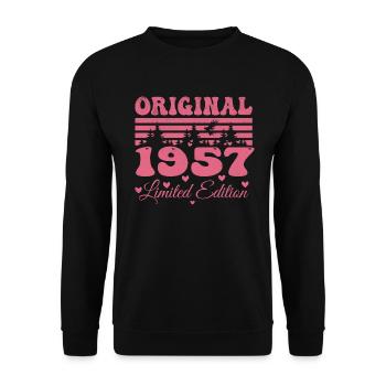67. Geburtstagsgeschenk 1957 Frau | Geboren 1957 - Unisex Pullover - Schwarz - Vorne - Alina (178cm) & Michal (187cm)