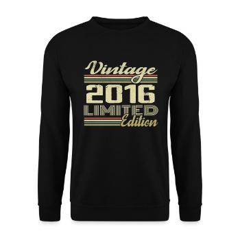 Anniversaire 8 Ans Millésime 2016 Cadeau 2016 - Sweat-shirt Unisexe - noir - Devant - Alina (178cm) & Michal (187cm)