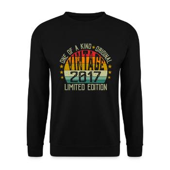 Vintage Born in 2017 Retro Anniversary Gift 2017 - Unisex Sweatshirt - black - Front - Alina (178cm) & Michal (187cm)