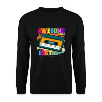 Awesome since 1967 Kassette 60er 55. Geburtstag - Unisex Pullover - Schwarz - Vorne - Alina (178cm) & Michal (187cm)