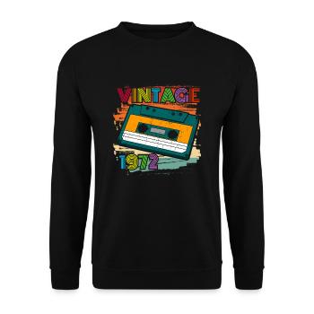 awesome since 1972 Kassette 70er 50. Geburtstag - Unisex Pullover - Schwarz - Vorne - Alina (178cm) & Michal (187cm)