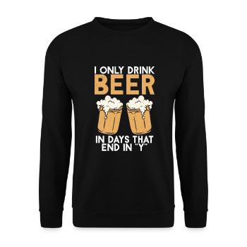 Beer Drinker Beer Gifts - Unisex Sweatshirt - black - Front - Alina (178cm) & Michal (187cm)