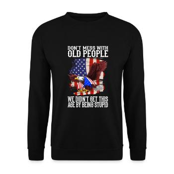 ne plaisante pas avec les personnes âgées - Drôles de dictons - Sweat-shirt Unisexe - noir - Devant - Alina (178cm) & Michal (187cm)