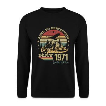 53 years old Aged to Perfection born in May 1971 - Unisex Sweatshirt - black - Front - Alina (178cm) & Michal (187cm)