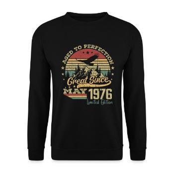 48 years old Aged to Perfection born in May 1976 - Unisex Sweatshirt - black - Front - Alina (178cm) & Michal (187cm)